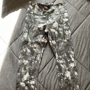 Athleta rainier printed tight